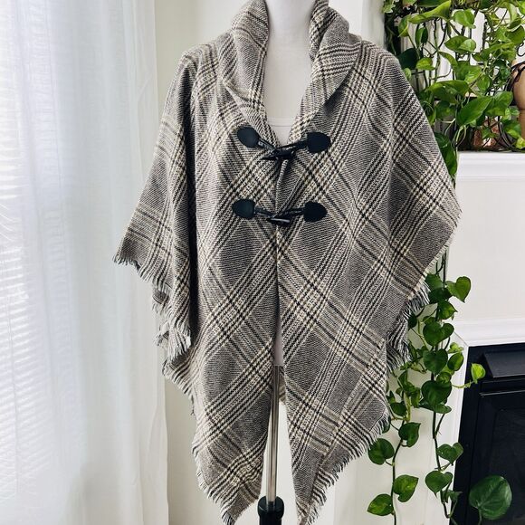 Modena Gray Plaid Classy Cozy Poncho with Toggle Closures - One Size - Picture 1 of 7
